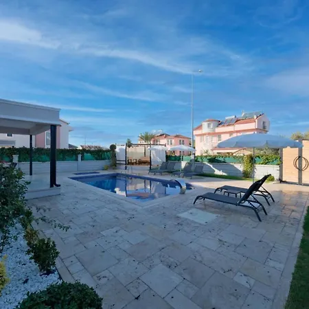Villa Meropis *